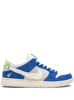 Nike: Белые кроссовки  SB Dunk Low