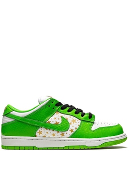 Nike: Зелёные кроссовки  SB Dunk Low