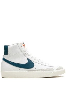 Nike: Белые кроссовки  Blazer Mid 77 Vintage