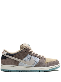 Nike: Коричневые кроссовки  SB Dunk Low