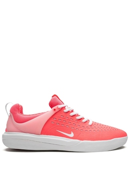 Nike: Розовые кроссовки 