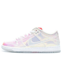 Nike: Серебристые кроссовки  SB Dunk Low Pro