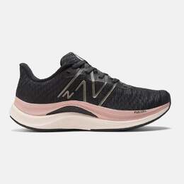 New Balance: Серые кроссовки  FuelCell