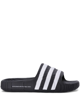 Adidas: Чёрные шлёпанцы  Adilette