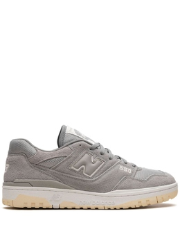 New Balance: Серые кроссовки  550