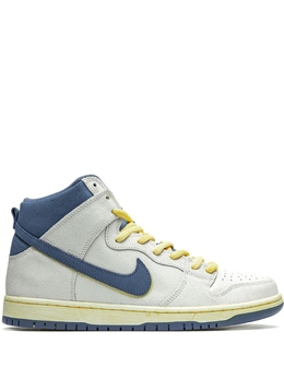 Nike: Белые кроссовки  SB Dunk High Pro