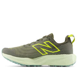 New Balance: Зелёные кроссовки  FuelCell