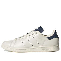 Adidas: Белые кроссовки 