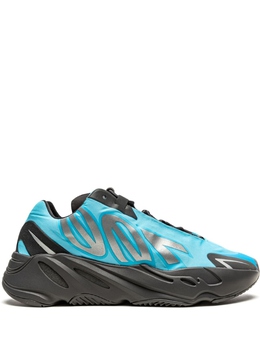 Adidas: Яркие кроссовки  Yeezy Boost 700 MNVN Bright Cyan