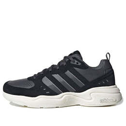 Adidas: Серые кроссовки  Strutter