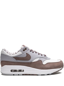 Nike: Серые кроссовки  Air Max 1 Premium