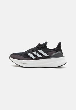 Adidas: Чёрные кроссовки 