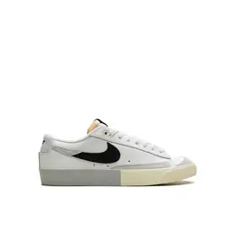 NIKE: Серебристые кеды  Blazer Low 77