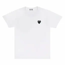 Comme des Garcons PLAY: Чёрная футболка  Heart