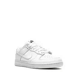 NIKE: Серебристые кроссовки  Dunk Low