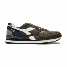 Diadora: Коричневые кроссовки 