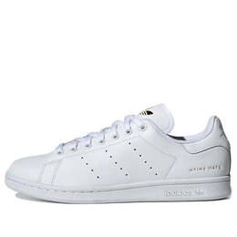 Adidas: Белые кроссовки 