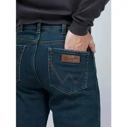 Wrangler: Классические джинсы 