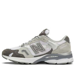 New Balance: Серые кроссовки  920