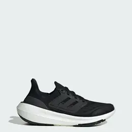 adidas: Светлые кроссовки  UltraBoost