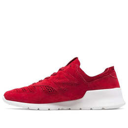 New Balance: Красные кроссовки 