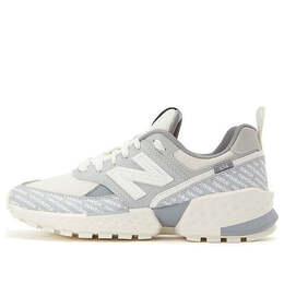 New Balance: Серые кроссовки 
