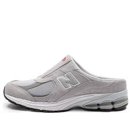 New Balance: Серые кроссовки  2002R