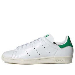 Adidas: Белые кроссовки 