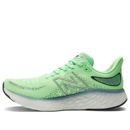 New Balance: Зелёные кроссовки 