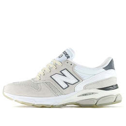 New Balance: Серые кроссовки  770