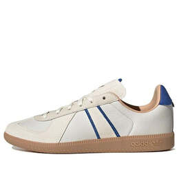 Adidas: Белые кроссовки 