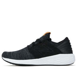 New Balance: Чёрные кроссовки 