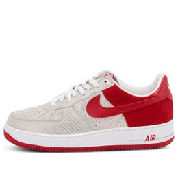 Nike: Золотые кроссовки  Air Force 1