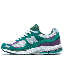 New Balance: Зелёные кроссовки  2002R