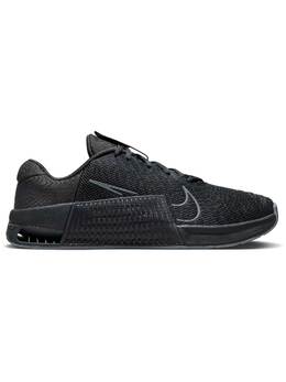 Nike: Серые кроссовки 