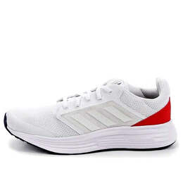 Adidas: Белые кроссовки 