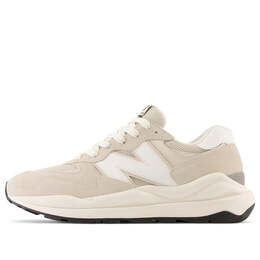 New Balance: Коричневые кроссовки  57/40