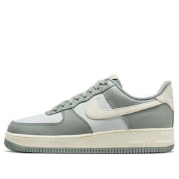 Nike: Зелёные кроссовки  Air Force 1 Low LX