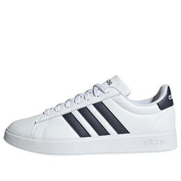 Adidas: Белые кроссовки 