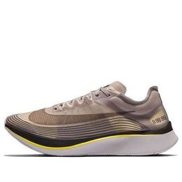 Nike: Серые кроссовки  Zoom Fly SP