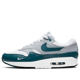 Nike: Белые кроссовки  Air Max 1 LV8