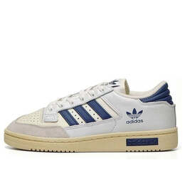 Adidas: Белые кроссовки 