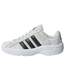 Adidas: Белые кроссовки 