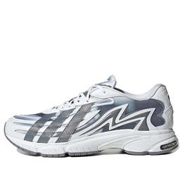 Adidas: Белые кроссовки 