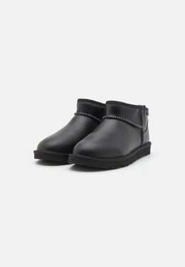 UGG: Чёрные ботинки  Ultra Mini