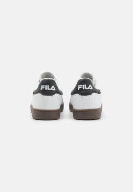 Fila: Белые кроссовки 