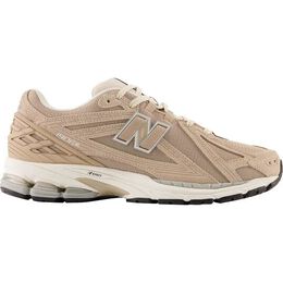 New Balance: Серые кроссовки 