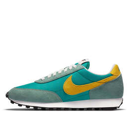 Nike: Зелёные кроссовки 