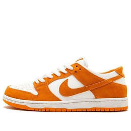 Nike: Оранжевые кроссовки  SB Dunk Low Pro