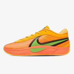 Nike: Оранжевые кроссовки 